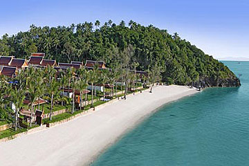 Samui Holiday Homes presents private beach house rental at Dhevatara Cove, Koh Samui, Thailand