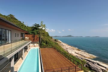 Samui Holiday Homes presents luxury sea front house for rent at Villa Manola, Koh Samui, Thailand